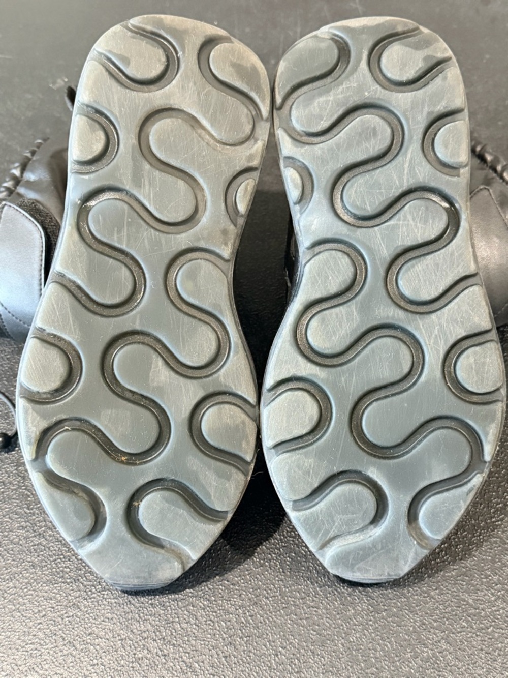 Stella McCartney Black Eclypse Sneaker Snow Boots. Pre Owned & Loved. Size 38. - Picture 9 of 17